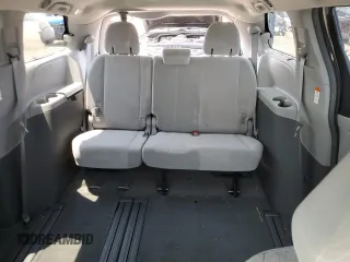 2015 Toyota Sienna LE AAS с VIN 5TDKK3DC2FS546152, выставлен на аукционе Copart как лот 59023215 с пробегом 78 583 миль миль и Списание • Salvage title. История ставок и продаж доступна на DreamBid. Изображение 10.