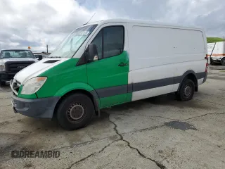 2013 Mercedes-Benz Sprinter Cargo with VIN WD3PE7CC4D5727613, listed as a Copart auction lot 49276155 with 195,156 mi miles and Salvage Title. Bid and sale history available at carsss.com. Image 1.