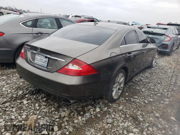 2008 Mercedes-Benz CLS-Class 5.5L with VIN WDDDJ72X18A122623, listed as a Copart auction lot 79947294 with 0 mi miles and Non Repairable. Bid and sale history available at carsss.com. Image 3.