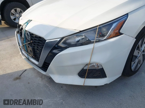 2020 Nissan Altima S with VIN 1N4BL4BV2LC211662, listed as a IAAI auction lot 41894473 with 136,863 mi miles and . Bid and sale history available at DreamBid. Image 17.