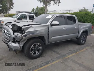 2016 Toyota Tacoma SR5 z VIN 3TMAZ5CN1GM014351, wystawiony jako IAAI lot #42357717 z przebiegiem 116 712 mil mil oraz . Historia ofert i sprzedaży dostępna na DreamBid. Obrazek 2.