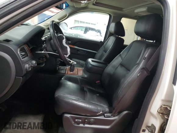 2012 Chevrolet Avalanche LTZ with VIN 3GNTKGE74CG233554, listed as a Copart auction lot 84366554 with 220,440 mi miles and Salvage title. Bid and sale history available at DreamBid. Image 7.
