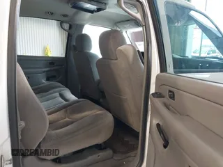 2005 Chevrolet Suburban Z71 z VIN 3GNFK16Z55G248593, wystawiony jako IAAI lot #42362738 z przebiegiem 215 711 mil mil oraz . Historia ofert i sprzedaży dostępna na DreamBid. Obrazek 8.