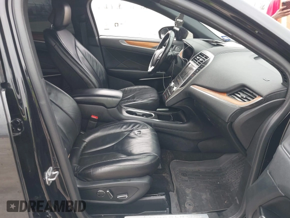 2019 Lincoln MKC Select with VIN 5LMCJ2C99KUL52725, listed as a IAAI auction lot 41512726 with 119,422 mi miles and . Bid and sale history available at DreamBid. Image 5.