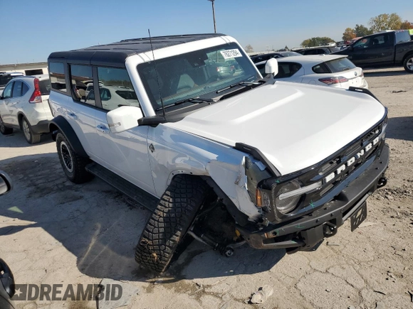 2024 Ford Bronco Outer Banks with VIN 1FMEE8BPXRLA41937, listed as a Copart auction lot 76271294 with 3,947 mi miles and Salvage Title. Bid and sale history available at DreamBid. Image 4.