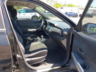 2018 Nissan Kicks SV with VIN 3N1CP5CU6JL533630, listed as a IAAI auction lot 42042097 with 165,299 mi miles. Bid and sale history available at carsss.com. Image 5.