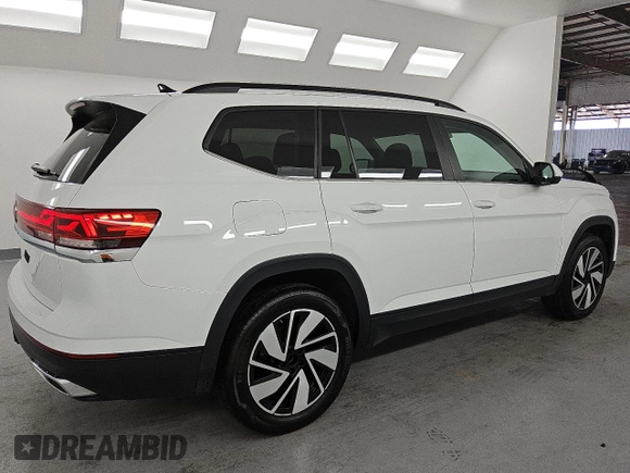 2024 Volkswagen Atlas SE with VIN 1V2WR2CA0RC536554, listed as a Copart auction lot 61272315 with 41,506 mi miles and Clean title. Bid and sale history available at DreamBid. Image 3.