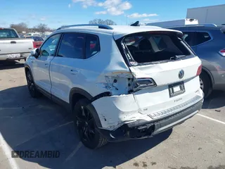 2022 Volkswagen Taos SE с VIN 3VVYX7B26NM043768, выставлен на аукционе IAAI как лот 41742891 с пробегом 53 885 миль миль и . История ставок и продаж доступна на DreamBid. Изображение 3.