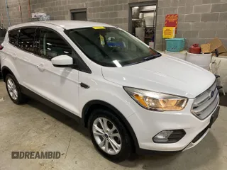 2019 Ford Escape SE z VIN 1FMCU0GD7KUC07700, wystawiony jako IAAI lot #42352388 z przebiegiem 102 531 mil mil oraz . Historia ofert i sprzedaży dostępna na DreamBid. Obrazek 1.