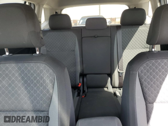 2018 Volkswagen Tiguan S с VIN 3VV1B7AX5JM062805, выставлен на аукционе Copart как лот 57927875 с пробегом 88 774 миль миль и Списание • Salvage title. История ставок и продаж доступна на DreamBid. Изображение 10.