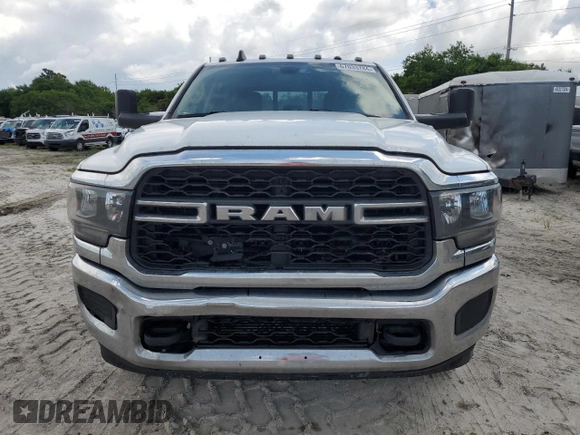 2019 Ram 3500 Tradesman with VIN 3C63RRGL6KG612653, listed as a Copart auction lot 67033784 with 164,946 mi miles and Clean Title. Bid and sale history available at carsss.com. Image 5.