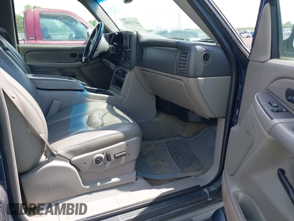 2005 Chevrolet Suburban Z71 z VIN 3GNFK16Z15G142075, wystawiony jako IAAI lot #42172902 z przebiegiem 199 847 mil mil oraz . Historia ofert i sprzedaży dostępna na DreamBid. Obrazek 5.