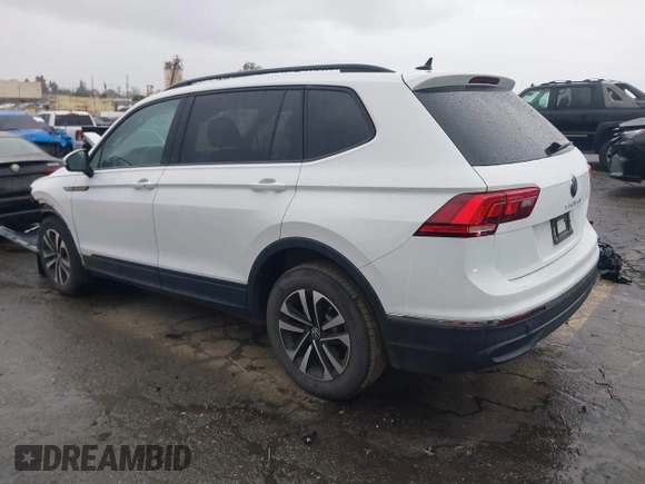 2022 Volkswagen Tiguan S z VIN 3VV1B7AXXNM149461, wystawiony jako IAAI lot #41746132 z przebiegiem 22 832 mil mil oraz . Historia ofert i sprzedaży dostępna na DreamBid. Obrazek 3.