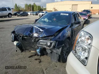 2016 Chrysler 300 S z VIN 2C3CCAGG4GH208650, wystawiony jako Copart lot #51382205 z przebiegiem Nie podano mil oraz Szkoda całkowita • Salvage title. Historia ofert i sprzedaży dostępna na DreamBid. Obrazek 1.