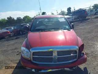 2006 Dodge 2500 SLT z VIN 1D7KS28C76J202159, wystawiony jako IAAI lot #42167349 z przebiegiem 71 407 mil mil oraz . Historia ofert i sprzedaży dostępna na DreamBid. Obrazek 13.