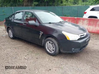 2008 Ford Focus SE z VIN 1FAHP35N38W132429, wystawiony jako IAAI lot #42530174 z przebiegiem 125 000 mil mil oraz . Historia ofert i sprzedaży dostępna na DreamBid. Obrazek 1.