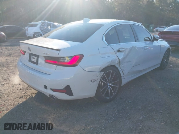 2020 BMW 3 Series 330i z VIN 3MW5R1J06L8B11272, wystawiony jako IAAI lot #41376487 z przebiegiem 28 683 mil mil oraz . Historia ofert i sprzedaży dostępna na DreamBid. Obrazek 4.