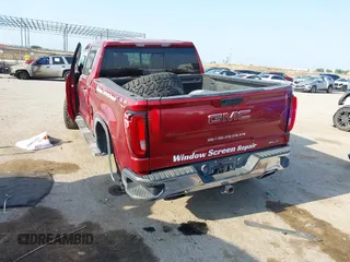 2019 GMC Sierra 1500 SLT z VIN 1GTU9DED2KZ210981, wystawiony jako IAAI lot #42315099 z przebiegiem Nie podano mil oraz . Historia ofert i sprzedaży dostępna na DreamBid. Obrazek 3.