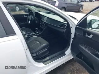 2018 Kia Optima S z VIN 5XXGT4L36JG233495, wystawiony jako IAAI lot #42284838 z przebiegiem 67 323 mil mil oraz . Historia ofert i sprzedaży dostępna na DreamBid. Obrazek 5.