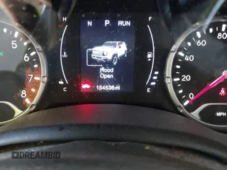 2017 Jeep Renegade Latitude z VIN ZACCJABB6HPG36670, wystawiony jako IAAI lot #42474479 z przebiegiem 154 536 mil mil oraz . Historia ofert i sprzedaży dostępna na DreamBid. Obrazek 7.
