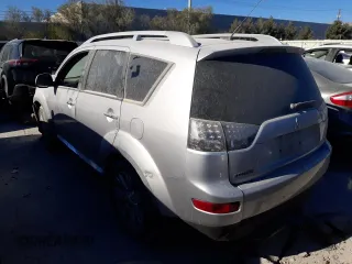 2008 Mitsubishi Outlander SE with VIN JA4LT31W68Z016164, listed as a Copart auction lot 79294084 with 148,527 mi miles and Non repairable. Bid and sale history available at DreamBid. Image 2.