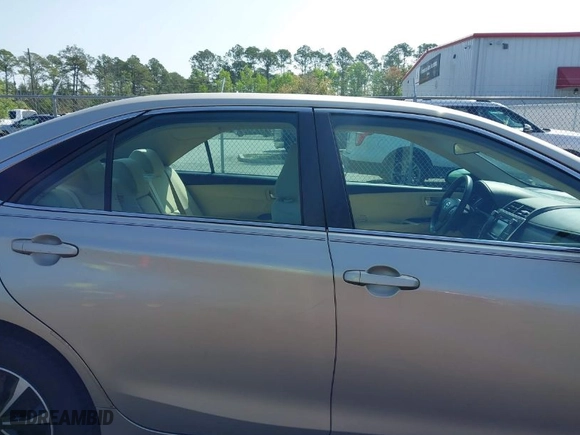 2015 Toyota Camry XLE with VIN 4T1BF1FK3FU001212, listed as a IAAI auction lot 41934444 with 196,233 mi miles. Bid and sale history available at carsss.com. Image 13.