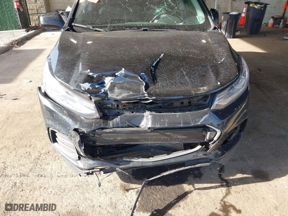 2019 Chevrolet Trax LT with VIN KL7CJLSB9KB908560, listed as a IAAI auction lot 41192203 with 74,148 mi miles. Bid and sale history available at carsss.com. Image 6.