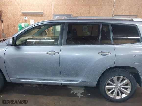 2009 Toyota Highlander Hybrid Limited with VIN JTEEW44A292032380, listed as a IAAI auction lot 41548361 with 253,079 mi miles. Bid and sale history available at carsss.com. Image 14.