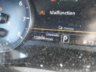 2023 Infiniti QX55 Luxe z VIN 3PCAJ5JR4PF122349, wystawiony jako IAAI lot #40942246 z przebiegiem 12 604 mil mil oraz . Historia ofert i sprzedaży dostępna na DreamBid. Obrazek 16.