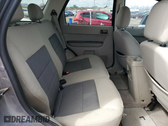 2008 Ford Escape XLT z VIN 1FMCU03148KD67100, wystawiony jako Copart lot #48525425 z przebiegiem 182 122 mil mil oraz Szkoda całkowita • Salvage title. Historia ofert i sprzedaży dostępna na DreamBid. Obrazek 11.