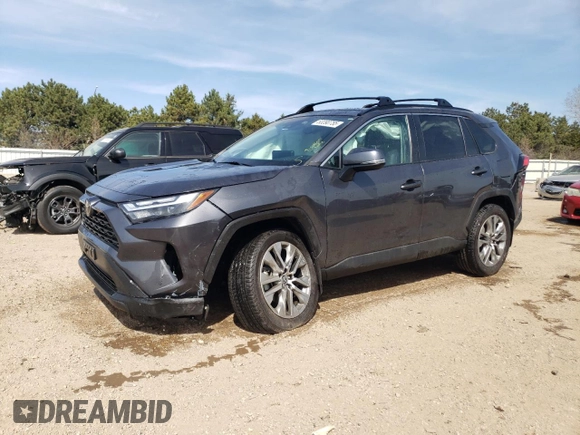 2023 Toyota RAV4 XLE Premium z VIN 2T3A1RFV3PC346205, wystawiony jako Copart lot #53390755 z przebiegiem 30 224 mil mil oraz Szkoda całkowita • Salvage title. Historia ofert i sprzedaży dostępna na DreamBid. Obrazek 1.