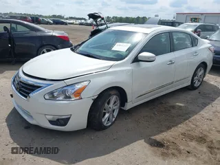 2014 Nissan Altima 2.5 S with VIN 1N4AL3AP5EC170567, listed as a IAAI auction lot 42011327 with 211,747 mi miles. Bid and sale history available at carsss.com. Image 16.
