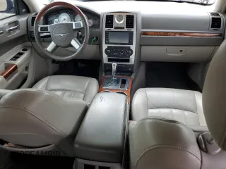 2008 Chrysler 300 C Hemi with VIN 2C3KA63H38H281359, listed as a Copart auction lot 70210504 with 114,796 mi miles and Salvage Title. Bid and sale history available at carsss.com. Image 8.