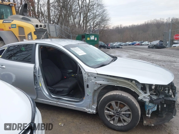 2016 Kia Optima LX Turbo with VIN 5XXGT4L1XGG006432, listed as a IAAI auction lot 41620038 with 137,210 mi miles. Bid and sale history available at carsss.com. Image 14.