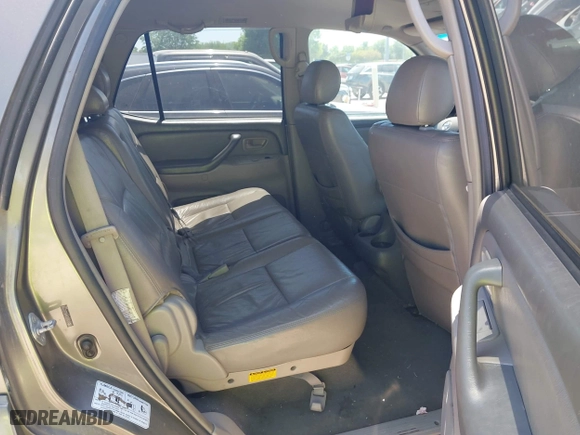 2006 Toyota Sequoia SR5 with VIN 5TDZT34A96S272197, listed as a IAAI auction lot 41991038 with 264,727 mi miles. Bid and sale history available at carsss.com. Image 8.