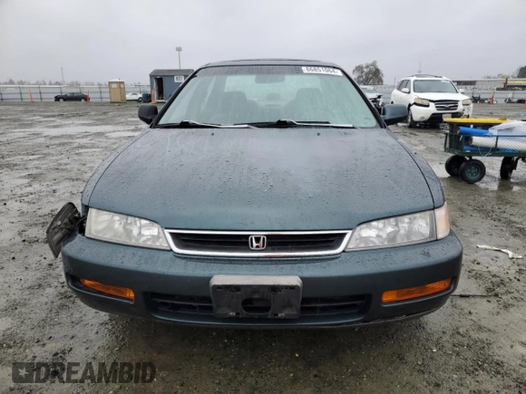 1996 Honda Accord EX with VIN 1HGCD5652TA206485, listed as a Copart auction lot 86851064 with 158,907 mi miles and Salvage Title. Bid and sale history available at DreamBid. Image 5.