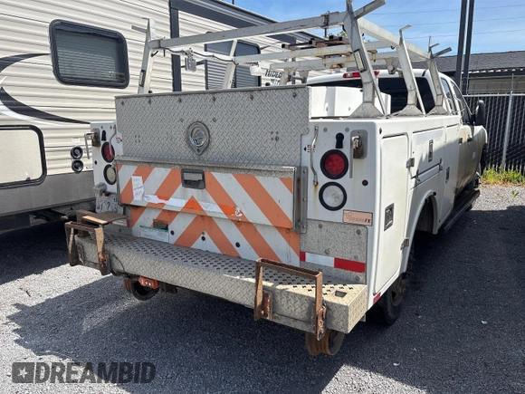 2009 Chevrolet Silverado 3500HD with VIN 1GBHK79K79E156633, listed as a IAAI auction lot 42610304 with Not provided miles and . Bid and sale history available at DreamBid. Image 7.