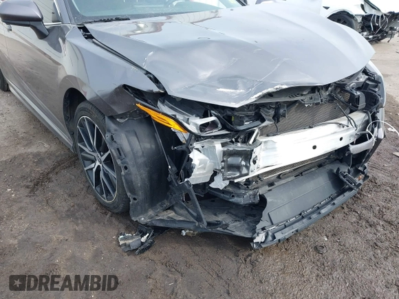 2021 Toyota Camry SE Nightshade with VIN 4T1G11AK0MU524308, listed as a IAAI auction lot 41654202 with 117,897 mi miles. Bid and sale history available at carsss.com. Image 6.