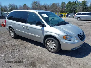 2006 Chrysler Town & Country LWB Touring with VIN 2A4GP54LX6R844499, listed as a IAAI auction lot 42082846 with 133,091 mi miles. Bid and sale history available at carsss.com. Image 1.