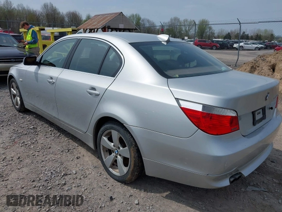 2007 BMW 5 Series 530xi with VIN WBANF73557CU22632, listed as a IAAI auction lot 42146692 with 136,547 mi miles and . Bid and sale history available at carsss.com. Image 3.
