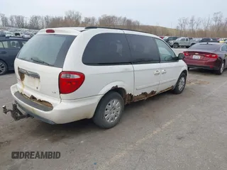 2006 Chrysler Town & Country LX z VIN 2A4GP44R06R897517, wystawiony jako IAAI lot #42068514 z przebiegiem 214 060 mil mil oraz . Historia ofert i sprzedaży dostępna na DreamBid. Obrazek 4.