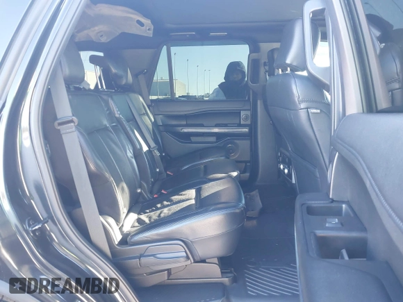 2019 Ford Expedition XLT with VIN 1FMJU1HT4KEA82782, listed as a IAAI auction lot 41260163 with 193,047 mi miles. Bid and sale history available at carsss.com. Image 8.