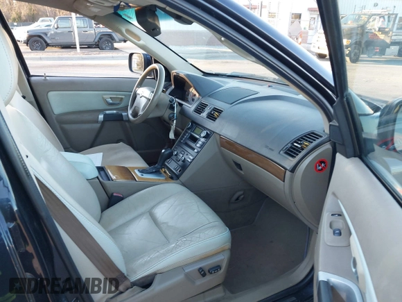 2007 Volvo XC90 I6 with VIN YV4CM982871343541, listed as a IAAI auction lot 41346415 with 201,297 mi miles and . Bid and sale history available at DreamBid. Image 5.