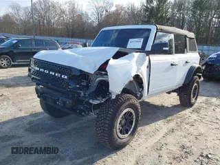 2022 Ford Bronco with VIN 1FMEE5DP7NLB41371, listed as a IAAI auction lot 41575668 with 5,168 mi miles. Bid and sale history available at carsss.com. Image 6.