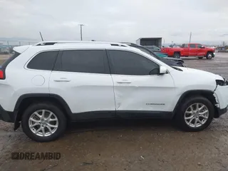 2018 Jeep Cherokee Latitude Tech Connect with VIN 1C4PJMCB1JD509136, listed as a IAAI auction lot 40873652 with 95,241 mi miles and . Bid and sale history available at DreamBid. Image 13.