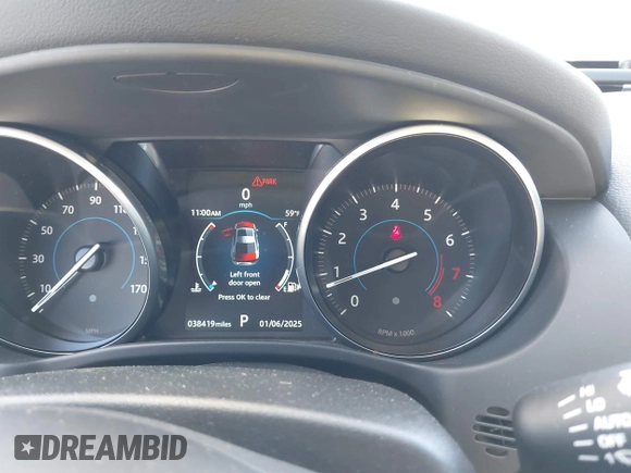 2018 Jaguar XE 25t Premium with VIN SAJAD4FX9JCP29457, listed as a IAAI auction lot 41255109 with 38,419 mi miles. Bid and sale history available at carsss.com. Image 7.