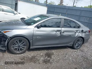 2022 Kia Forte GT-Line z VIN 3KPF54AD0NE490720, wystawiony jako IAAI lot #42168294 z przebiegiem 25 875 mil mil oraz . Historia ofert i sprzedaży dostępna na DreamBid. Obrazek 14.