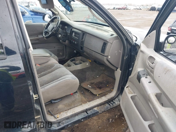 2004 Dodge Dakota Sport with VIN 1D7HL38N94S538692, listed as a IAAI auction lot 41843739 with 198,719 mi miles. Bid and sale history available at carsss.com. Image 5.