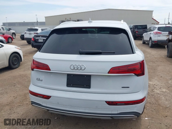 2021 Audi Q5 Premium with VIN WA1AAAFY2M2132508, listed as a IAAI auction lot 41607560 with 38,318 mi miles. Bid and sale history available at carsss.com. Image 17.