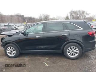 2019 Kia Sorento LX with VIN 5XYPG4A35KG491026, listed as a IAAI auction lot 41453463 with 129,709 mi miles. Bid and sale history available at carsss.com. Image 14.